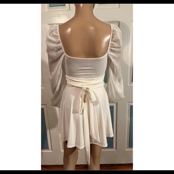 Aliah Puff Chiffon Wrap Dress in Ivory. Size: XS - Picture 4 of 13
